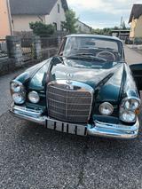 Mercedes-Benz 220