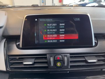 BMW 218d Active Tourer *NAVI*1.HAND*19%*PDC*SHZ*