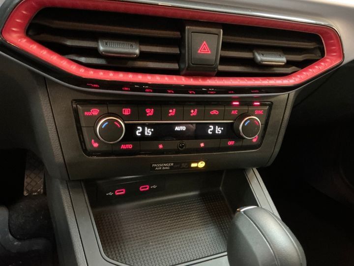 Fahrzeugabbildung SEAT Ibiza FR TSI DSG *Cam*LED*PDC*APP*Sitzhzg*ACC*