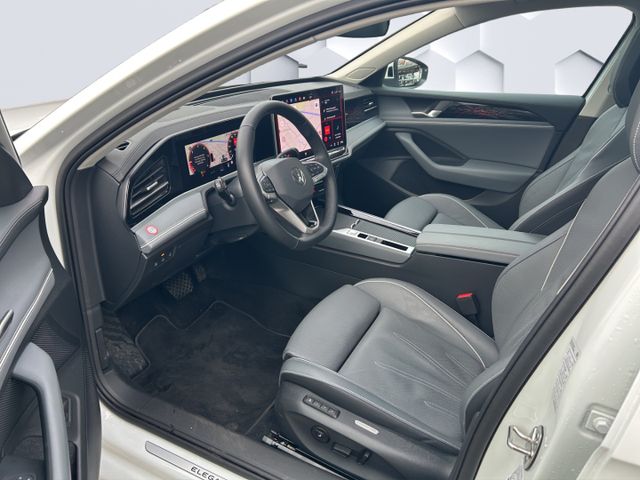 Passat Variant EL 2.0 TDI DSG StHz AhK Navi Lede
