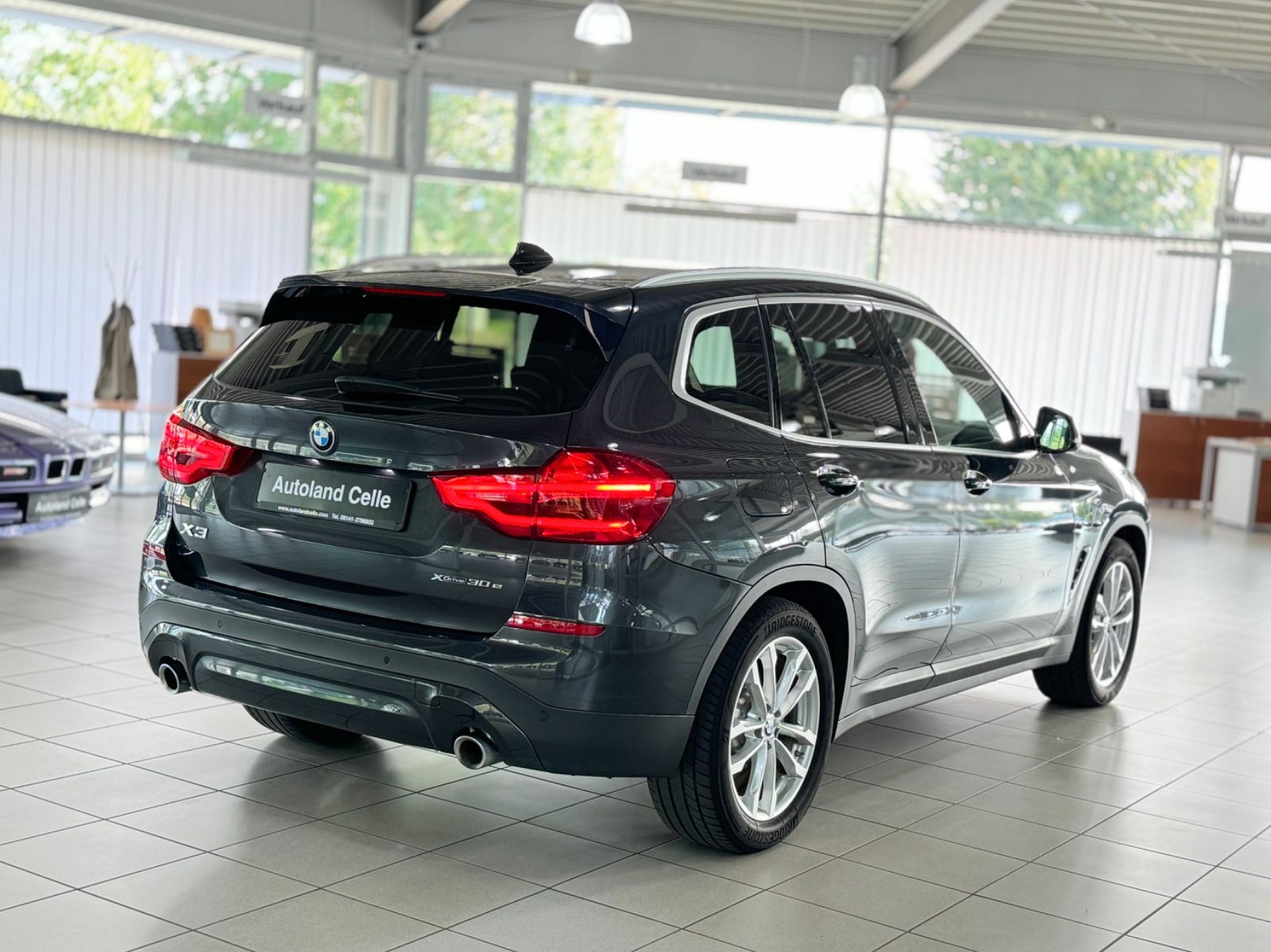 Fahrzeugabbildung BMW X3 xD30e DAB HiFi Leder Alarm Komfort Individual