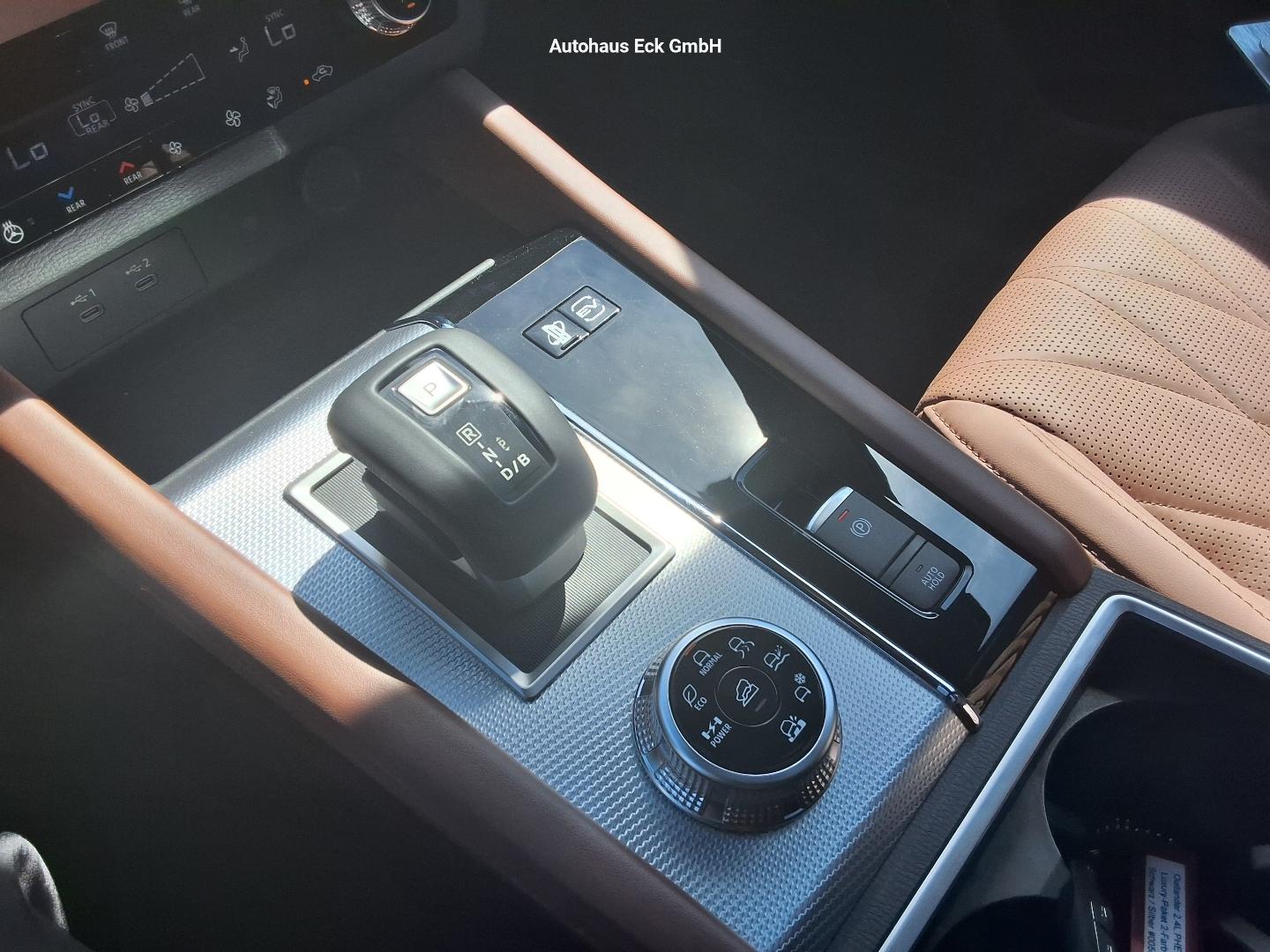 Mitsubishi Outlander Plug-In Hybrid 2.4L TOP Luxury 2-Farb