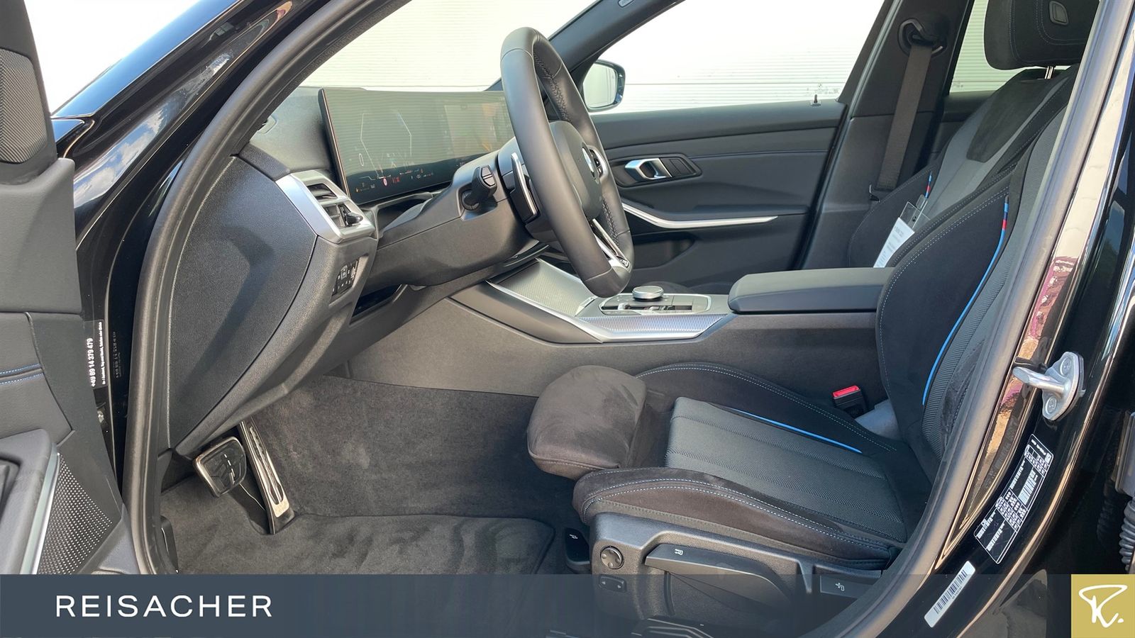 BMW 320d Tou M Sport LCPro.HuD ACC,360° Pano foto 4
