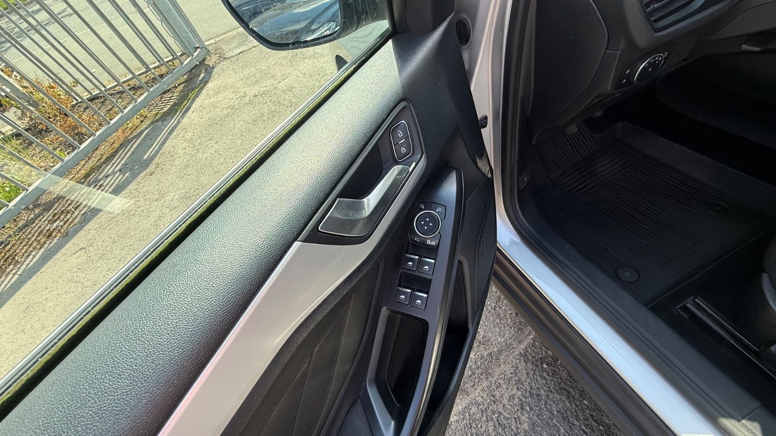 Fahrzeugabbildung Ford Focus Turnier Cool & Connect