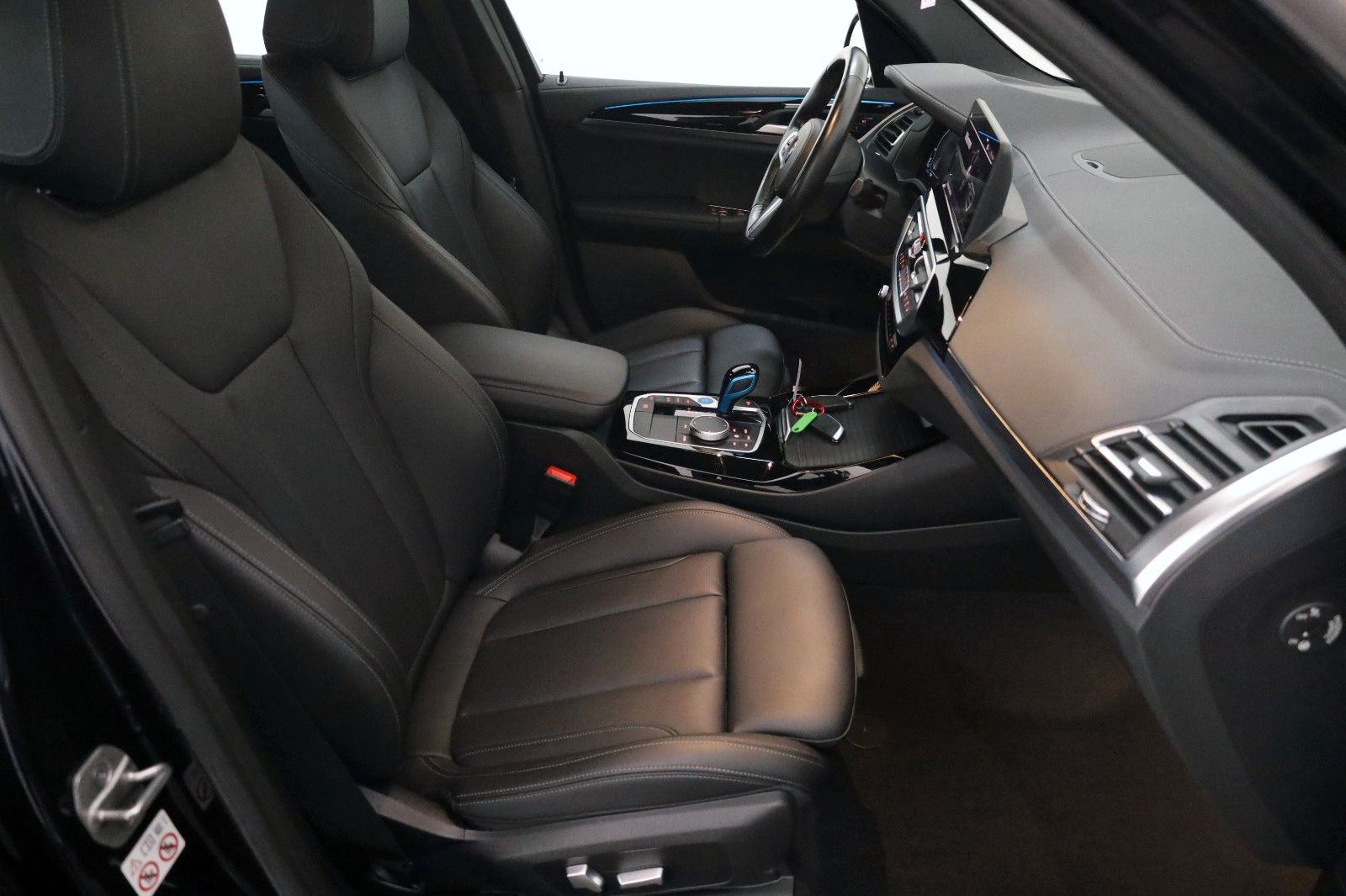 Fahrzeugabbildung BMW iX3 M Sport Inspiring,Navi,LED,SH,Panorama,AHK