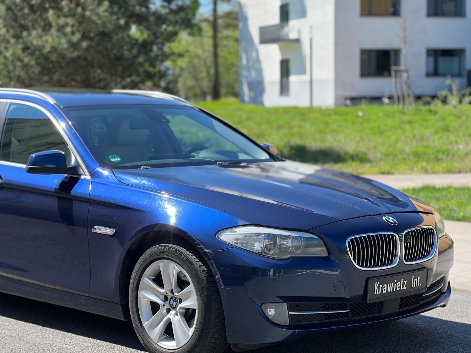 BMW 525 2012 — interior