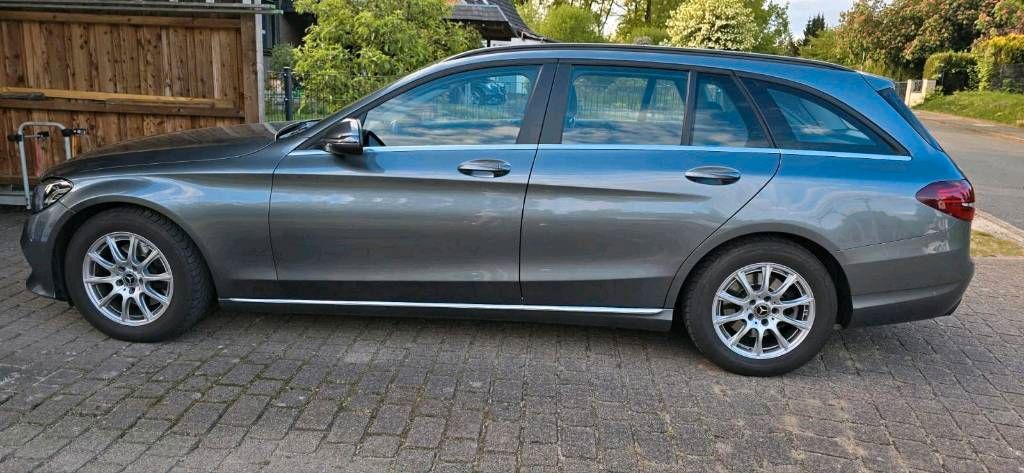 Image of Mercedes-Benz C 220