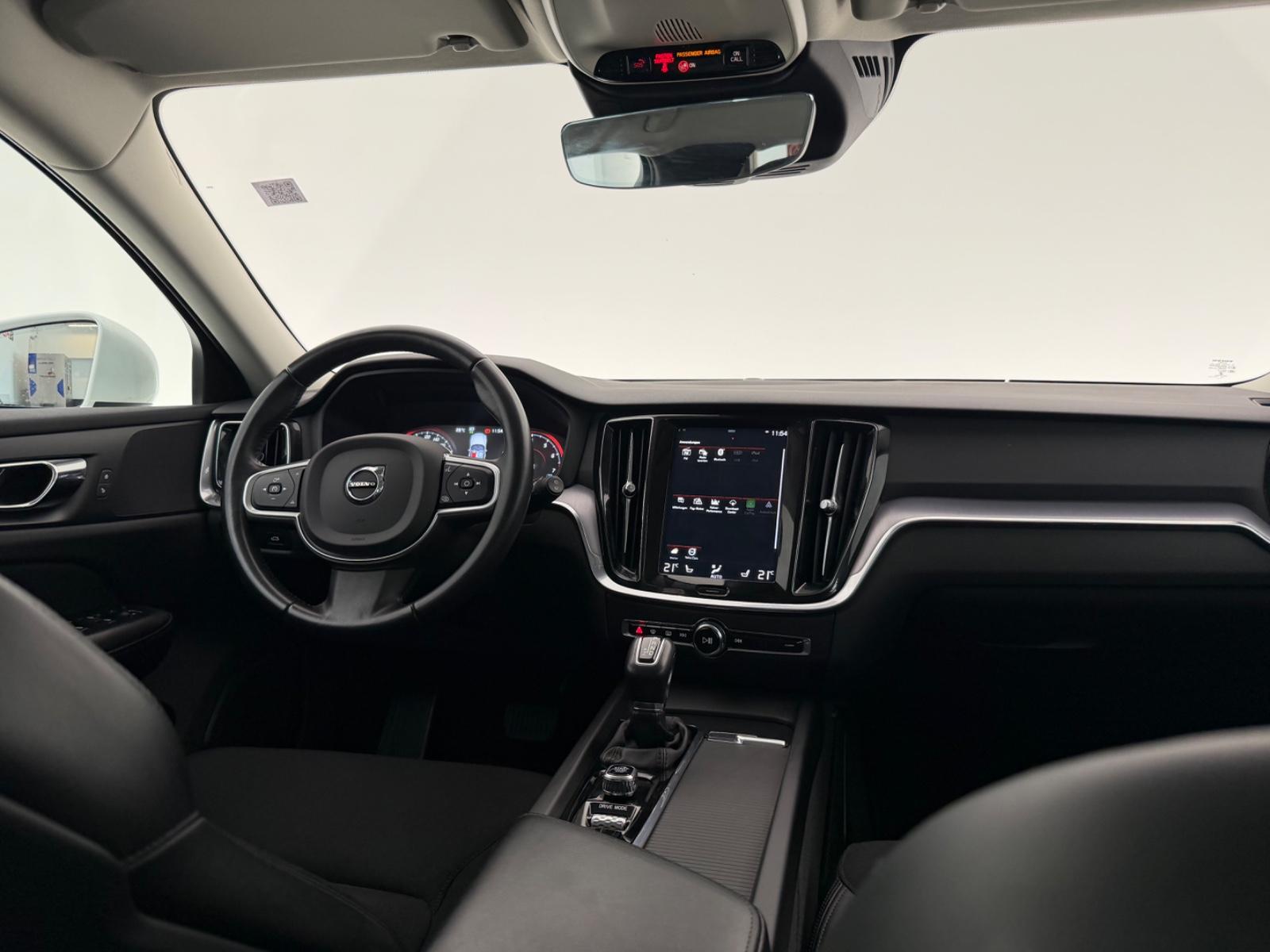Volvo V60 Kombi*MOMENTUM PRO*LED-R.KAM-TEMPO-SPUR-SHZ