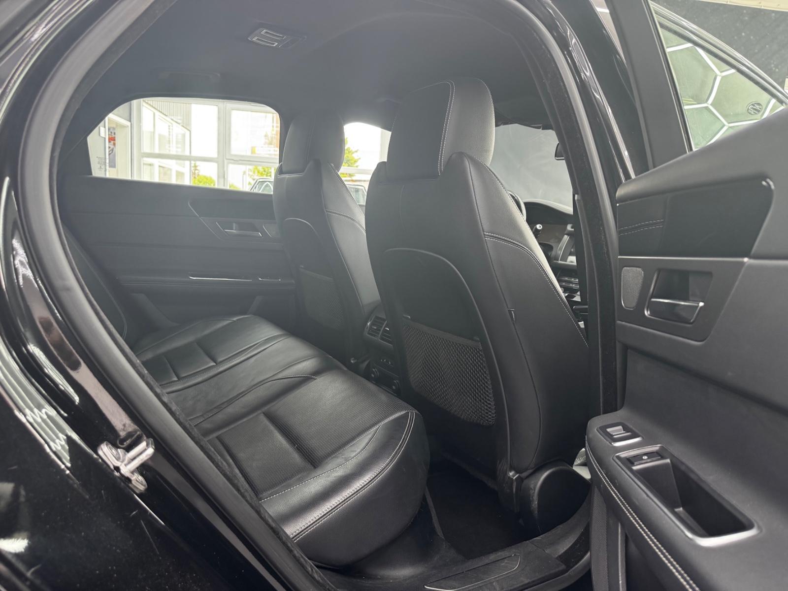 Jaguar XF S 3.0 V6 Compresseur 381 ch BVA / Meridian / Cuir / Caméra de recul / Jantes 20"