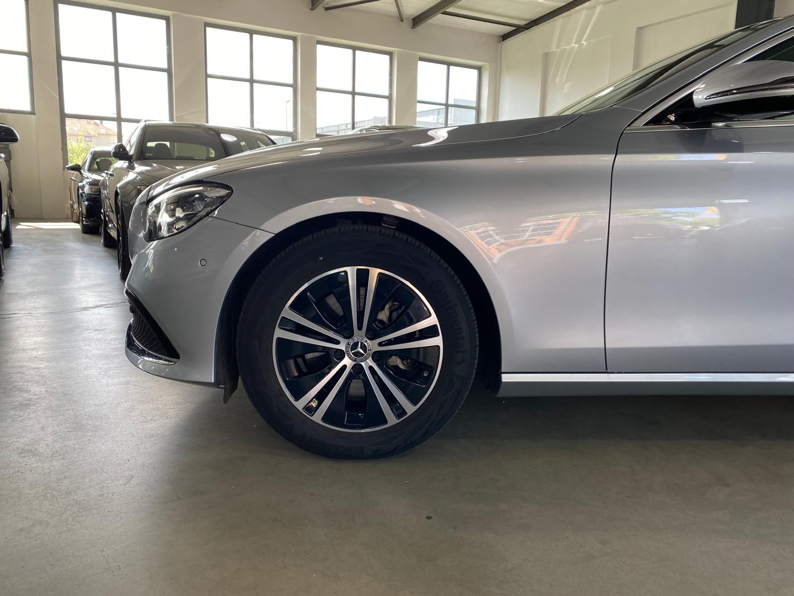 Fahrzeugabbildung Mercedes-Benz E 200 T-Model Avantgarde/LED-High/1.HD/