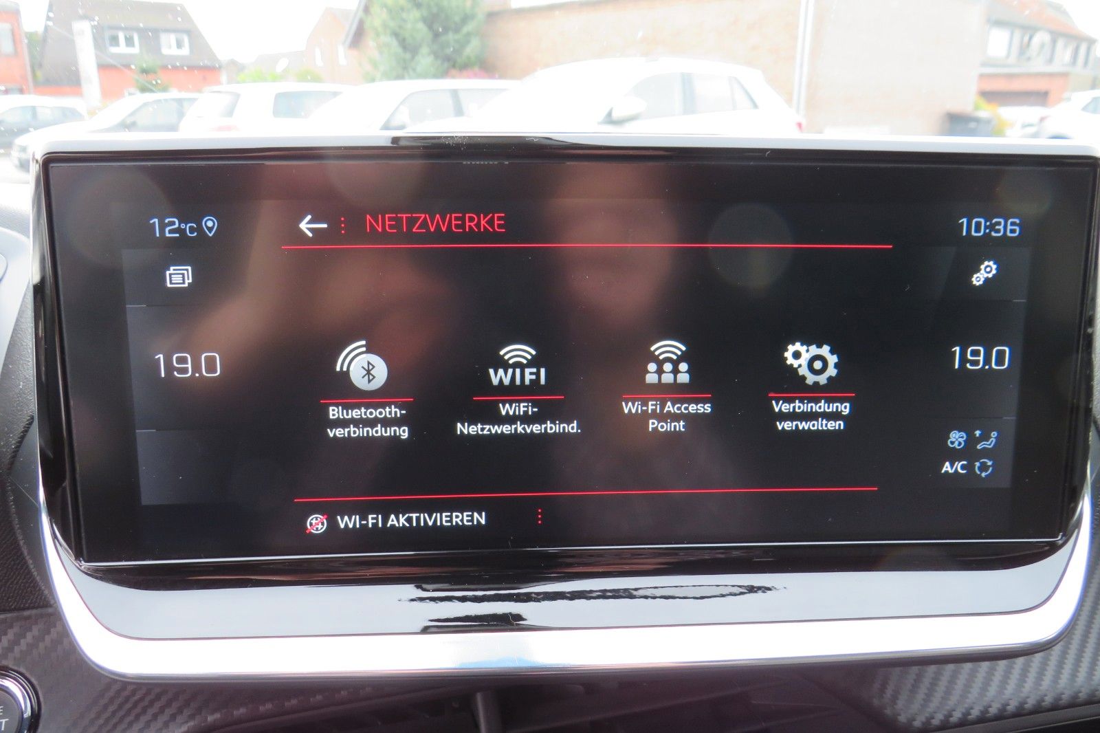 Fahrzeugabbildung Peugeot 2008 GT 1.2 PURETECH NAVI KAMERA PDC ACC 1.HAND