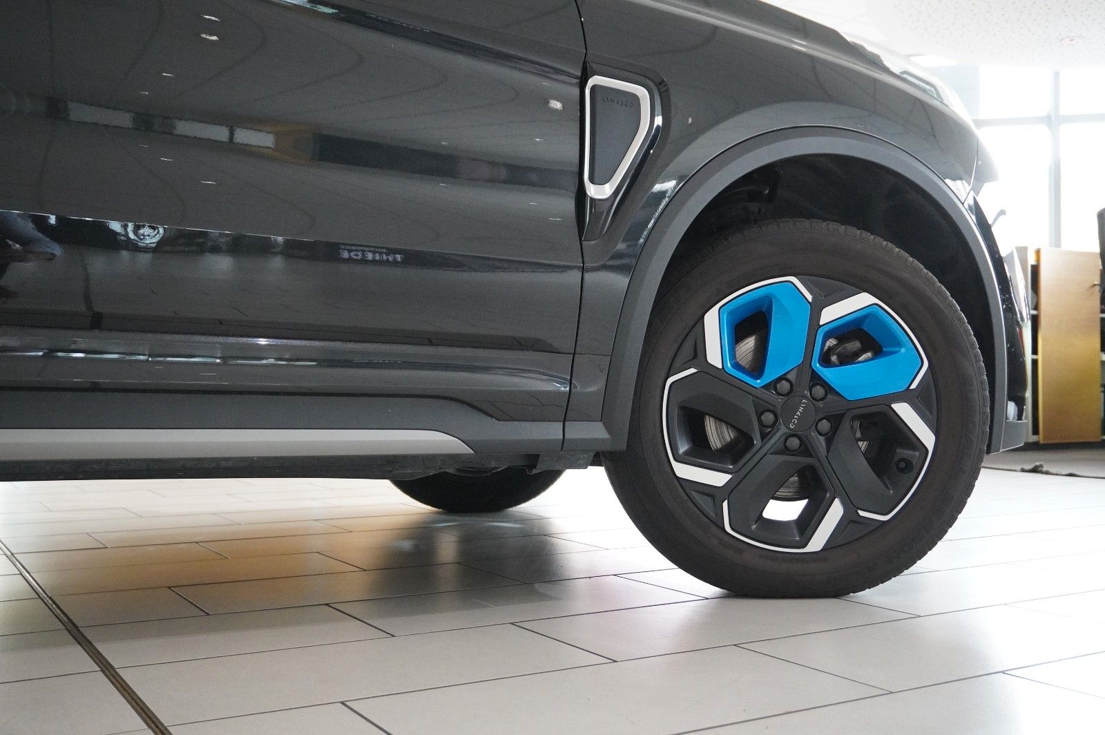 Fahrzeugabbildung Lynk&Co 01 1.5T HEV HYBRID NAVI/LED/SPORT/VIRT./PANO/DAB