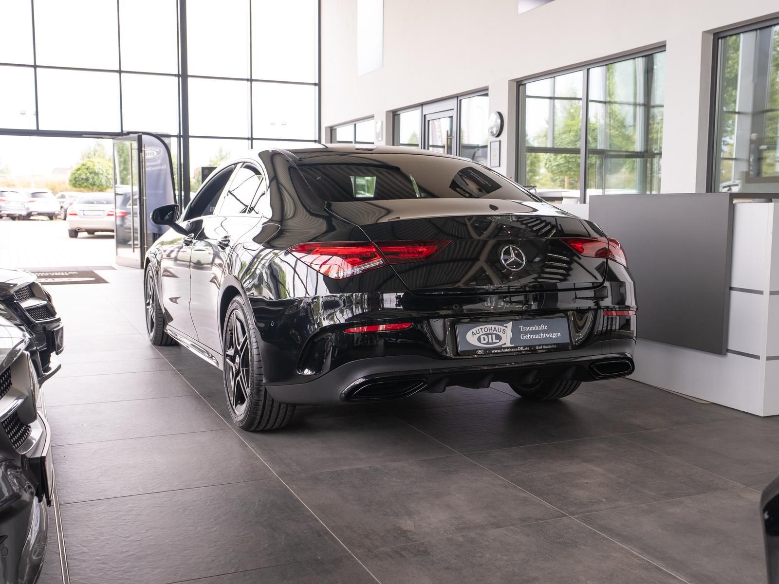 Mercedes-Benz CLA 200 EDITION AMG NIGHT RFK AMBIENTE TOTWIN foto 5