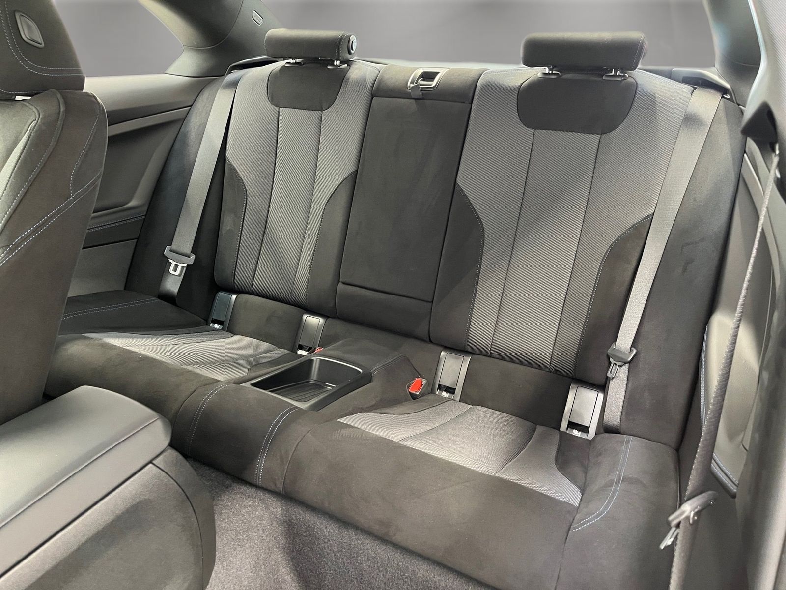 BMW 218 - Bild 13