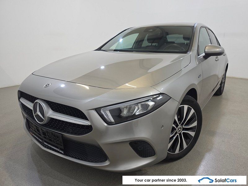 MERCEDES-BENZ A 250 e Aut. LED-Xenon Widescreen Navi 1/2 Spor