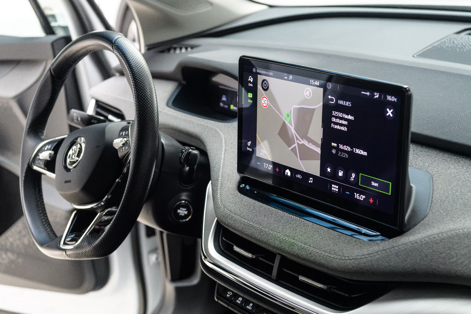 Fahrzeugabbildung SKODA Enyaq 80 +ACC +LED +CARPLAY