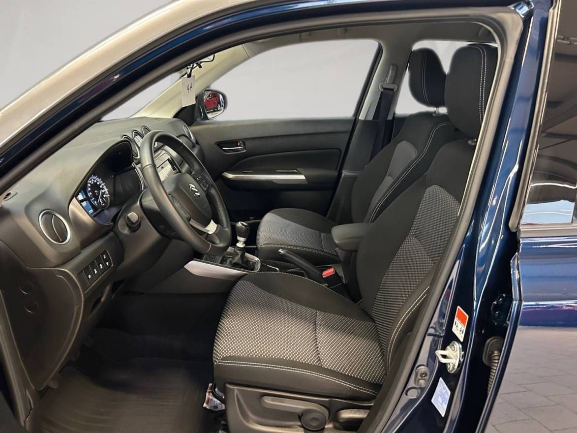 Fahrzeugabbildung Suzuki Vitara 1.4 Boosterjet Hybrid Comfort 'SHINKAI'