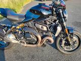 Ducati Monster 1200r