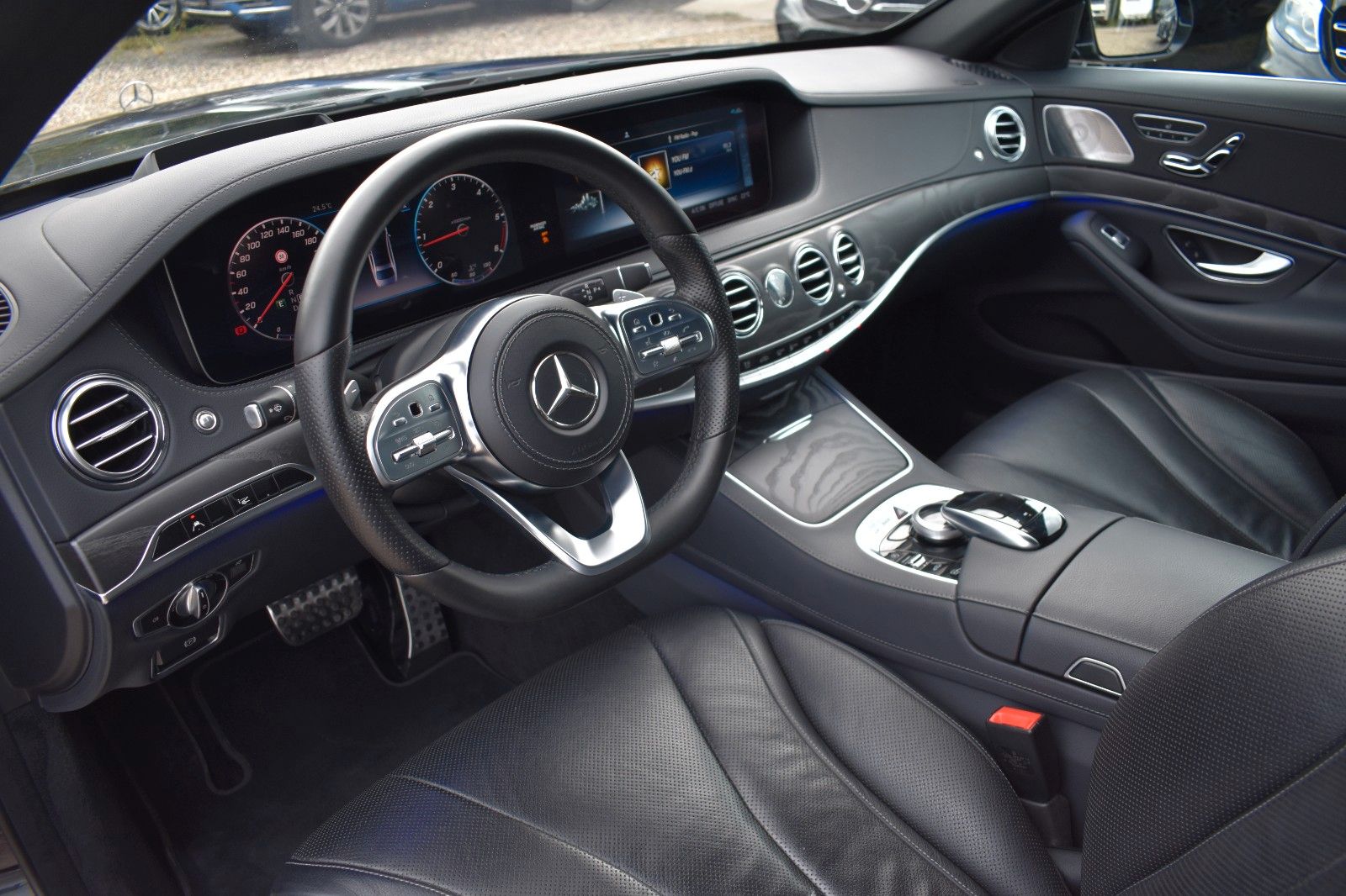 Fahrzeugabbildung Mercedes-Benz S 350 d 4Matic AMG Line Burmester Multib LED HUD