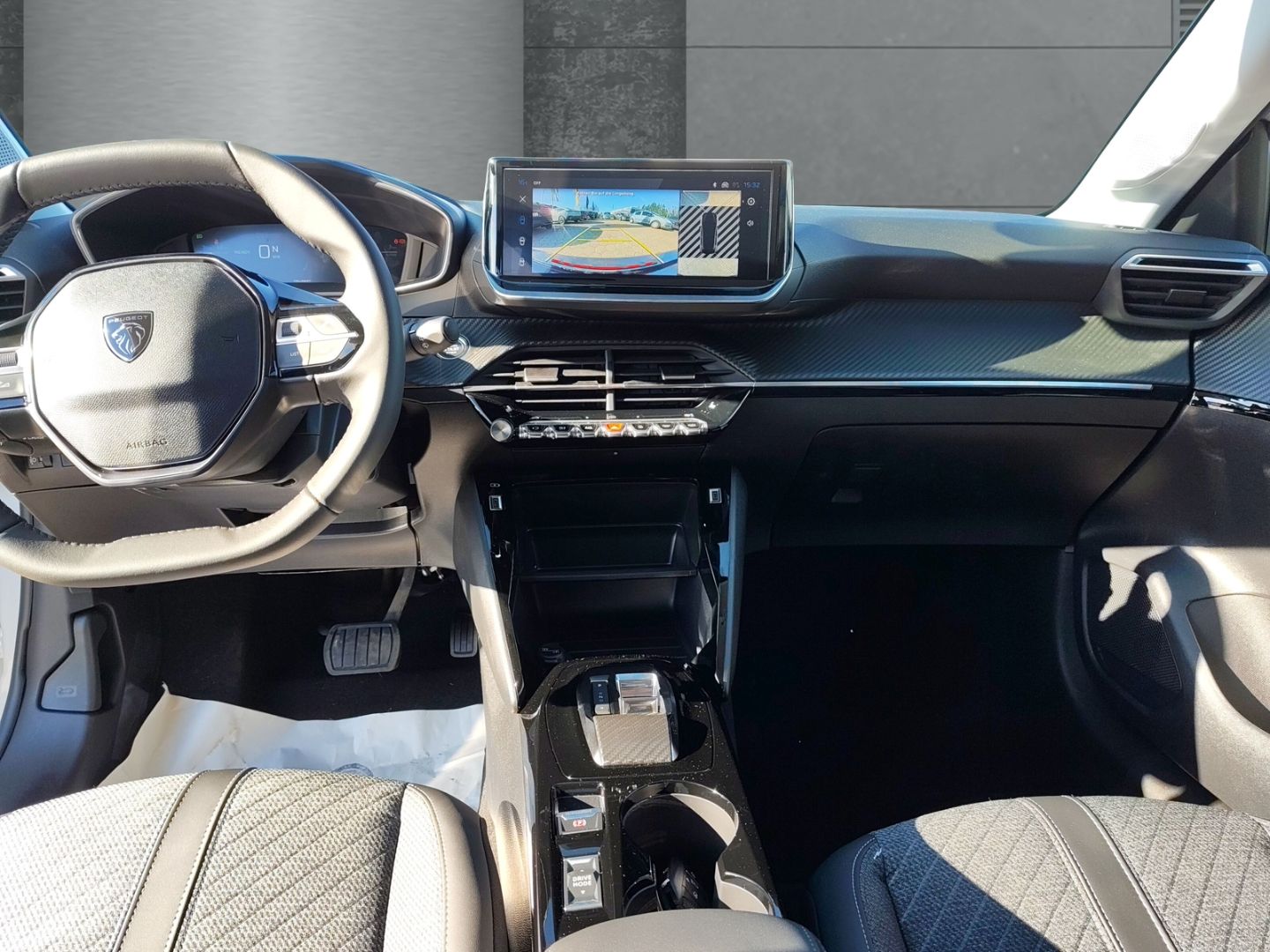 Peugeot e-208 - Bild 10