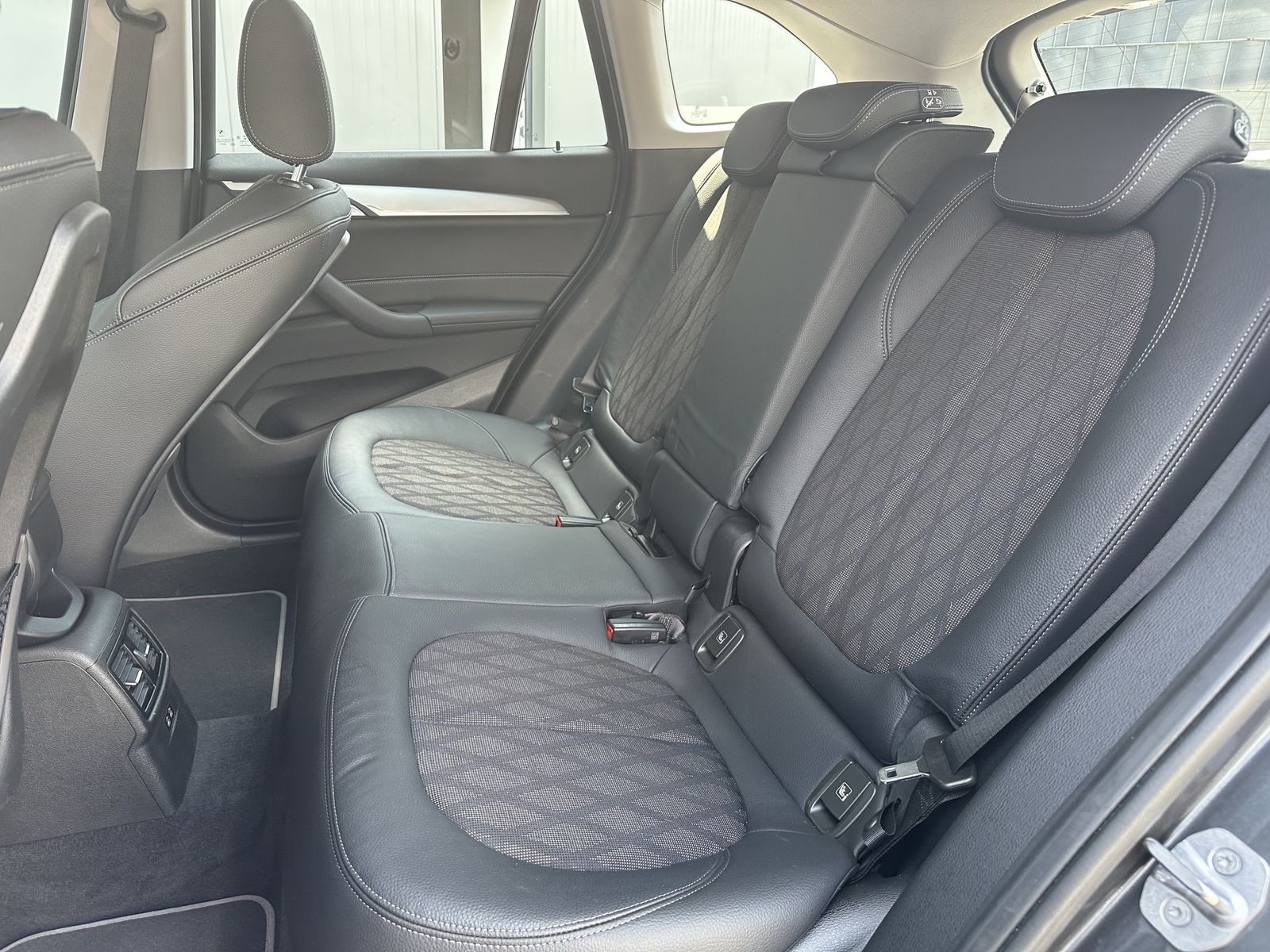 Fahrzeugabbildung BMW X1 xDrive25e xLine NAV+LED+KAMERA+HIFI+ACC+HUD