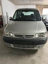 Citroën Berlingo, Rollstuhlumbau - gebrauchte Citroën Berlingo aus dem Jahr 2001