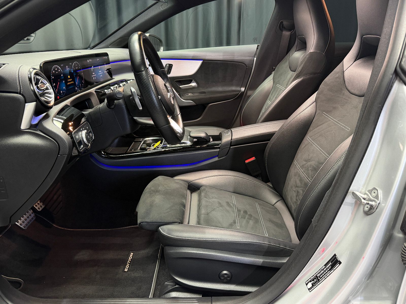 Fahrzeugabbildung Mercedes-Benz CLA 200 d|AMG-LINE|KAMER|BURMESTER|
