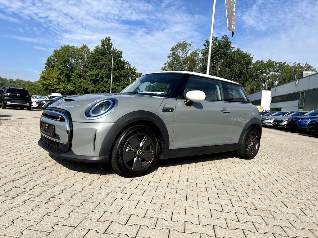 MINI Cooper — hlavná fotografia
