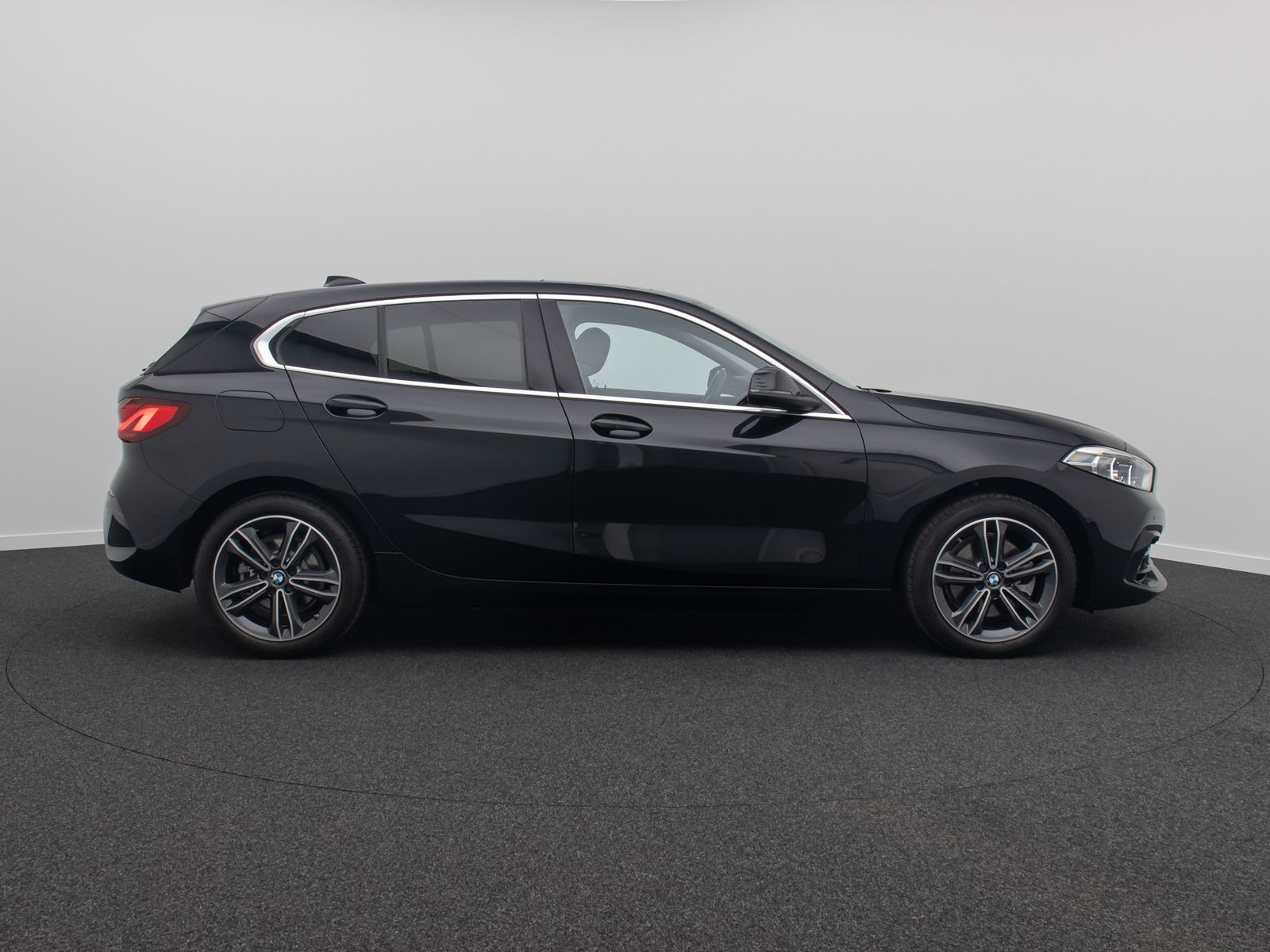 Fahrzeugabbildung BMW 118i Sport Line Kamera DAB Lenkradhzng Panorama