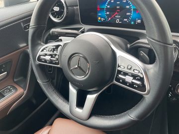 Mercedes-Benz CLA 180 d Sport|NAVI|LED-Scheinwerfer|Automatik