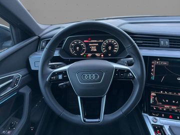 Audi Q8 - 11