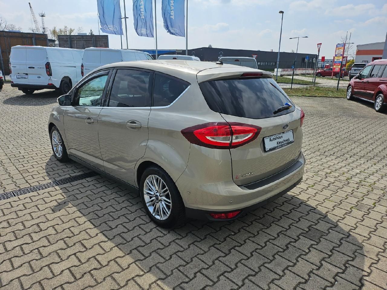 Fahrzeugabbildung Ford C-MAX Titanium