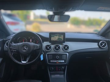 Mercedes CLA 200 Shooting Brake - 10