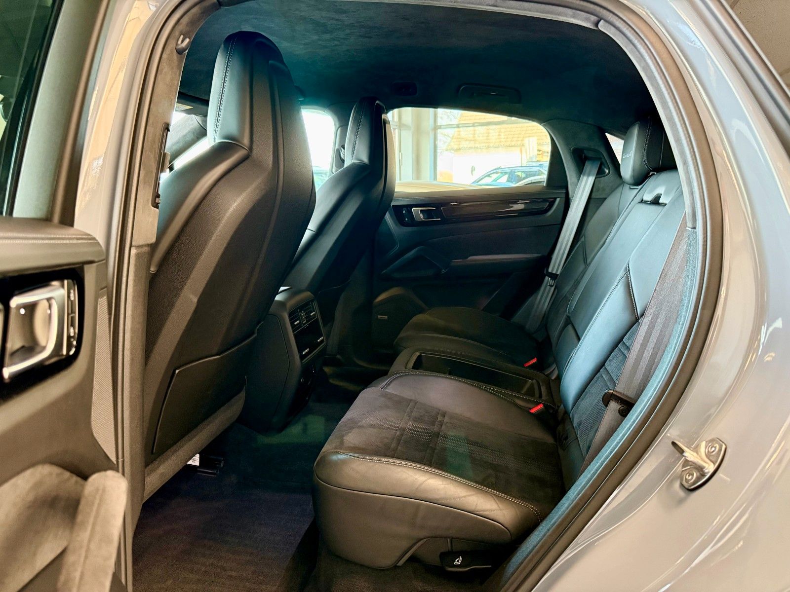 Fahrzeugabbildung Porsche Cayenne Turbo GT ACC / HeadUp / 22Zoll / Keyless