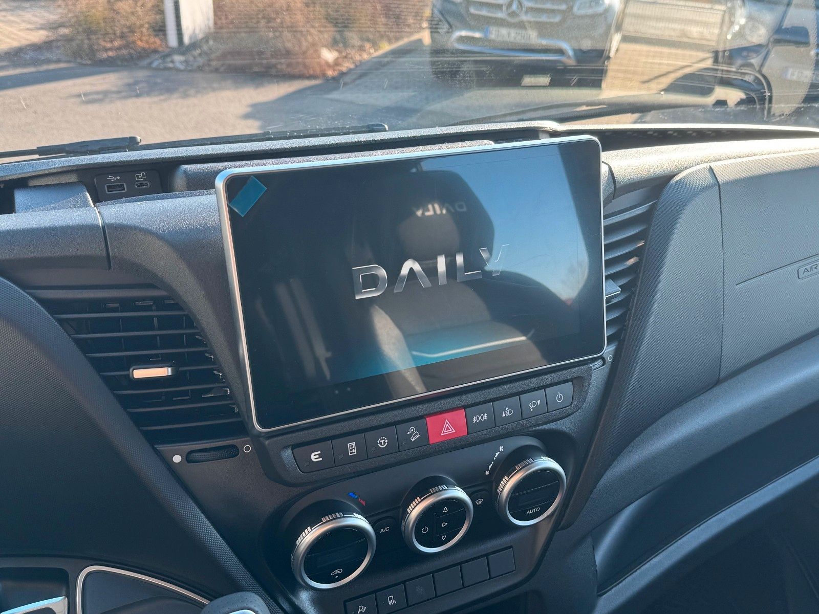 Fahrzeugabbildung Iveco Daily 35S21 HA8 3.0L *R4.100mm*Automatik*AHK*LED