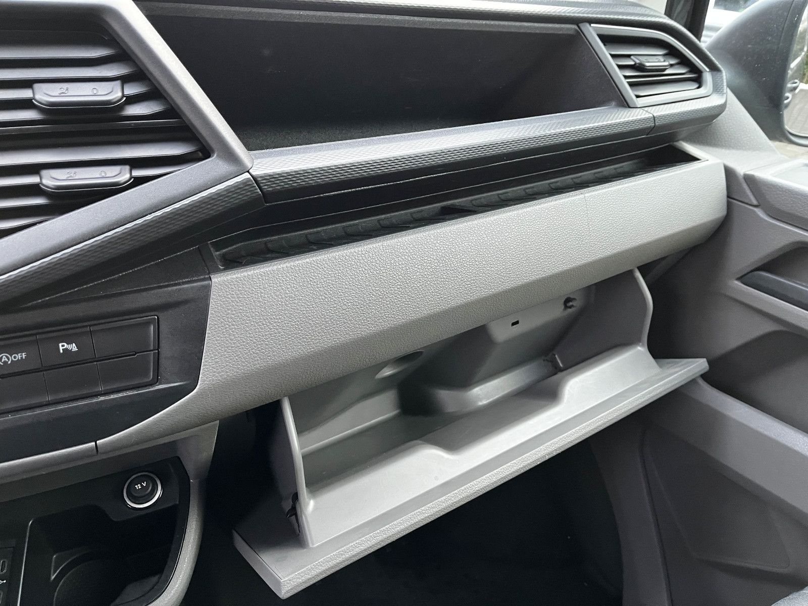 Fahrzeugabbildung Volkswagen T6 Transporter NAVI AHK KLIMA