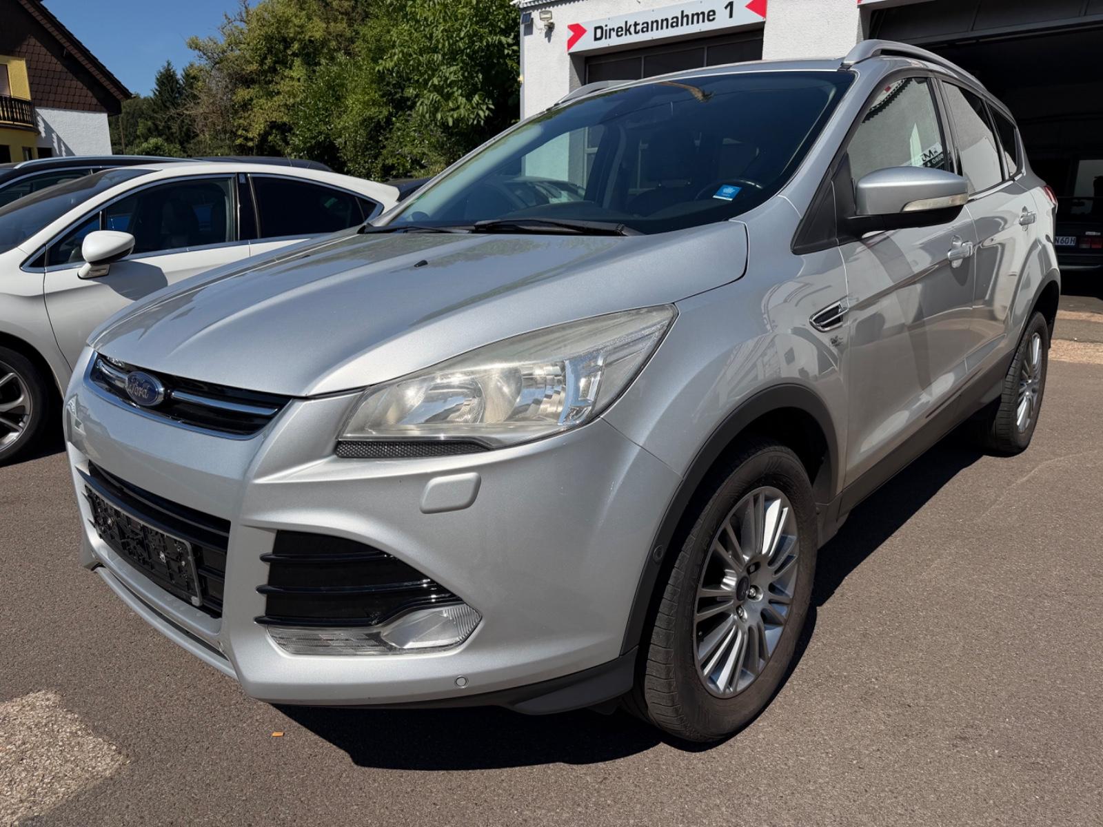 Ford Kuga Titanium AWD/SHZ/Automatik
