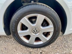 Fahrzeugabbildung Volkswagen Touran 1.6 TDI Life AAC NAVI SHZ PDC VORN ALU