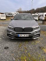 BMW X5 M50 M50d -XDrive - BMW X5 M50 mit Diesel-Antrieb: Grau