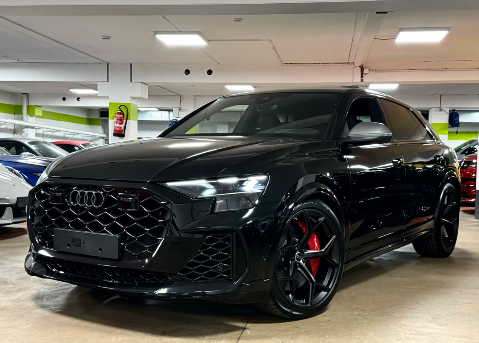 Fahrzeugabbildung Audi RSQ8 PERFORMANCE FACELIFT CARBON CERAMIC 25 FULL