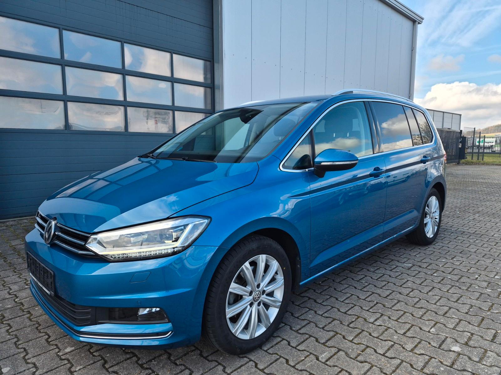 Volkswagen Touran Highline LM17/LED/AHK/RearView/1.Hd