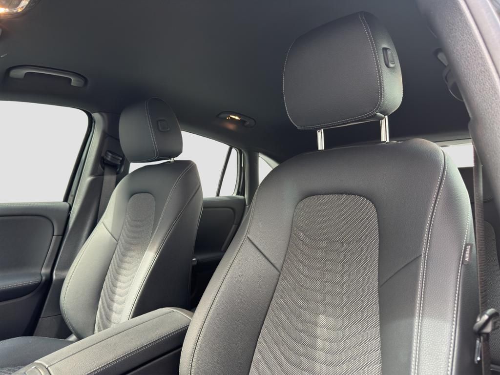 Fahrzeugabbildung Mercedes-Benz GLA 200 d LED*ParkAss*SpurH*el.Heck*PDC*RFK*AHK