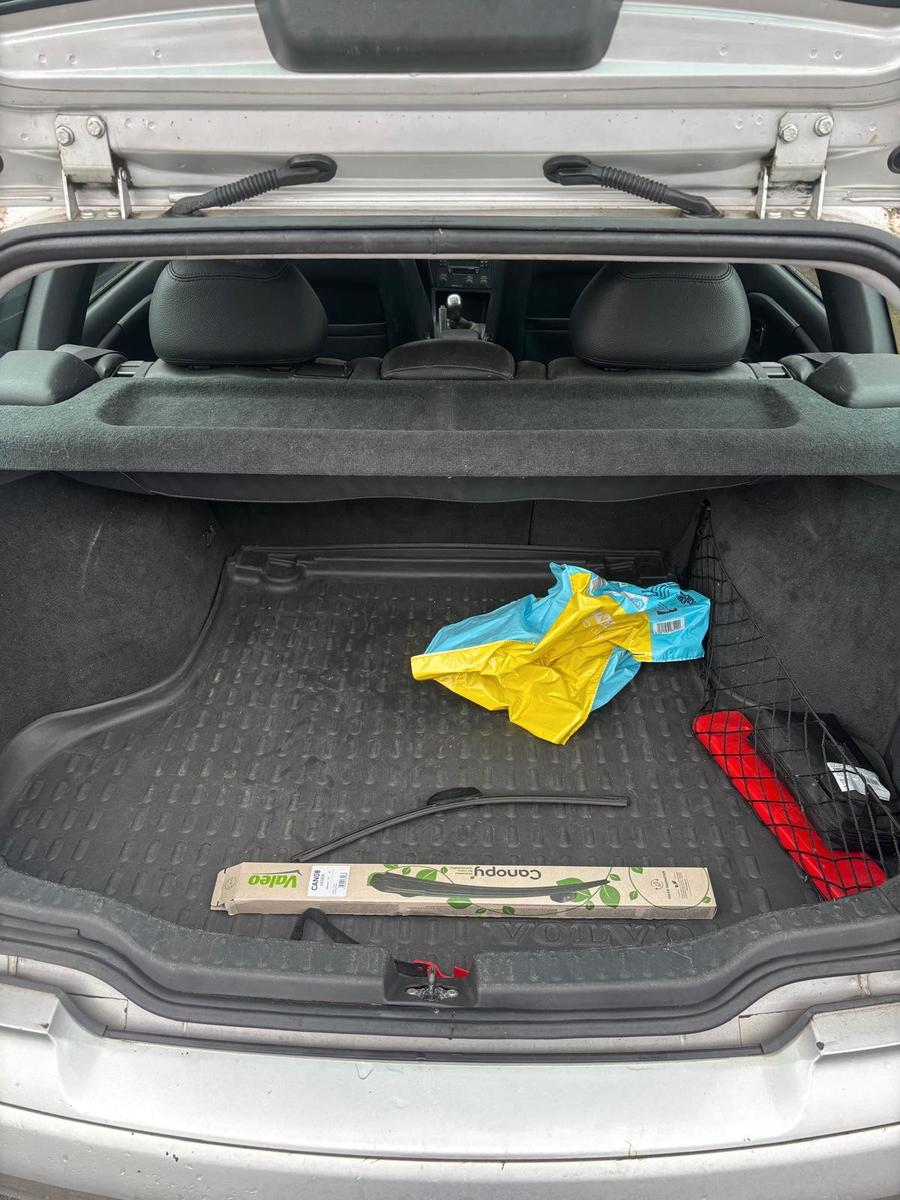 Volvo V40 2004 — photo 9