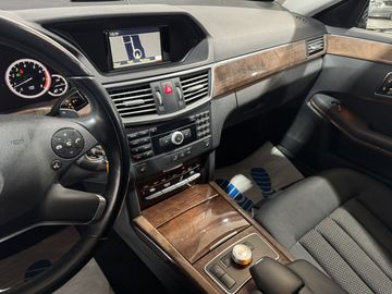 Mercedes E 200 - 12