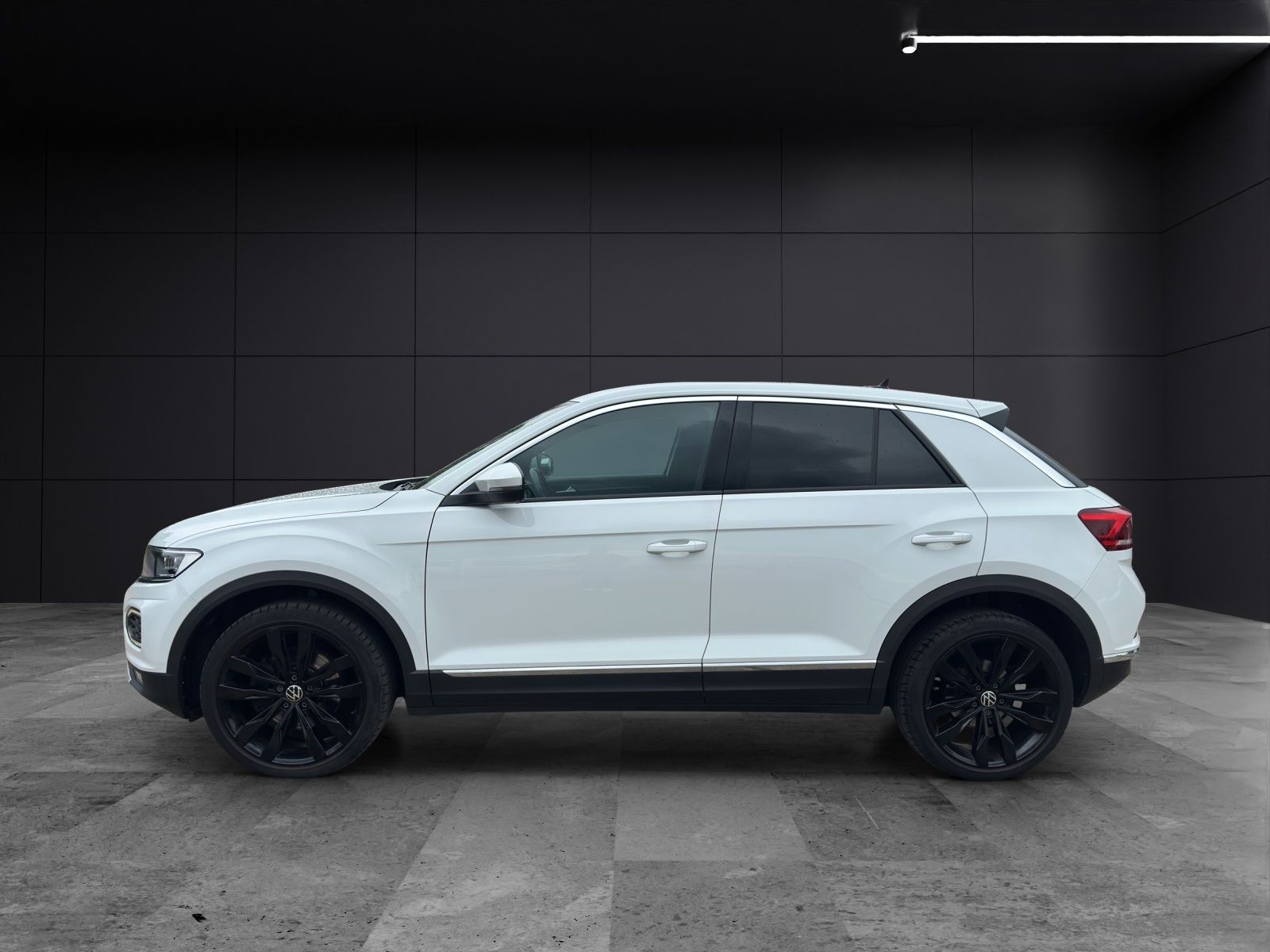 Fahrzeugabbildung Volkswagen T-Roc TDI Sport DSG LED ACC SHZ RearView Navi Kl