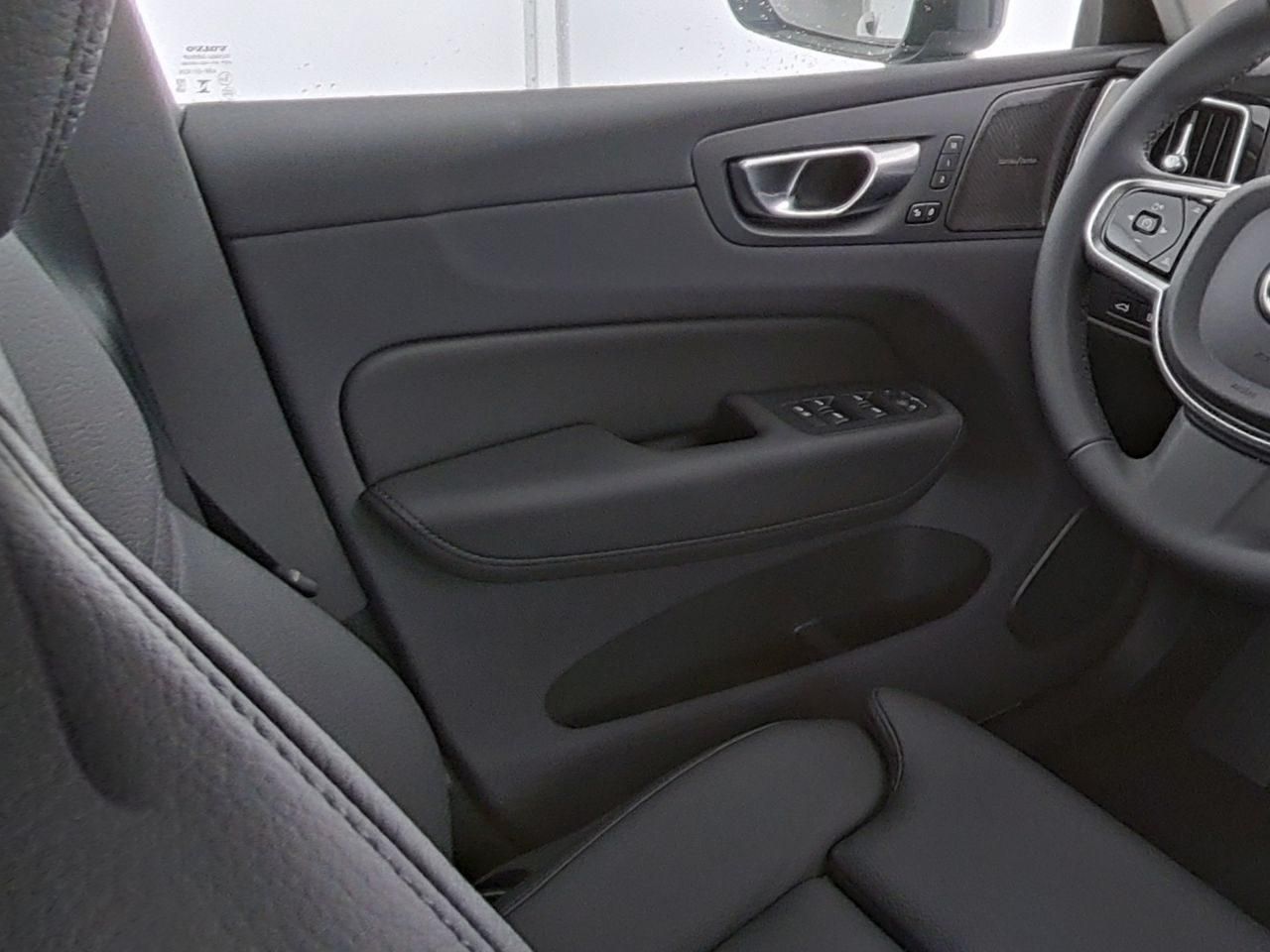 Fahrzeugabbildung Volvo XC60 Plus Dark Recharge Plug-In Hybrid AWD