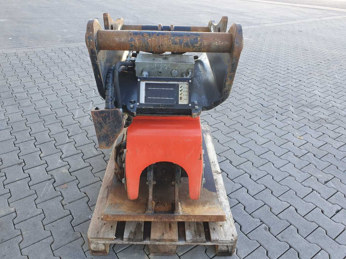 Fahrzeugabbildung Andere UAM HD 800 Proline Anbauverdichter / OQ65 / 2018