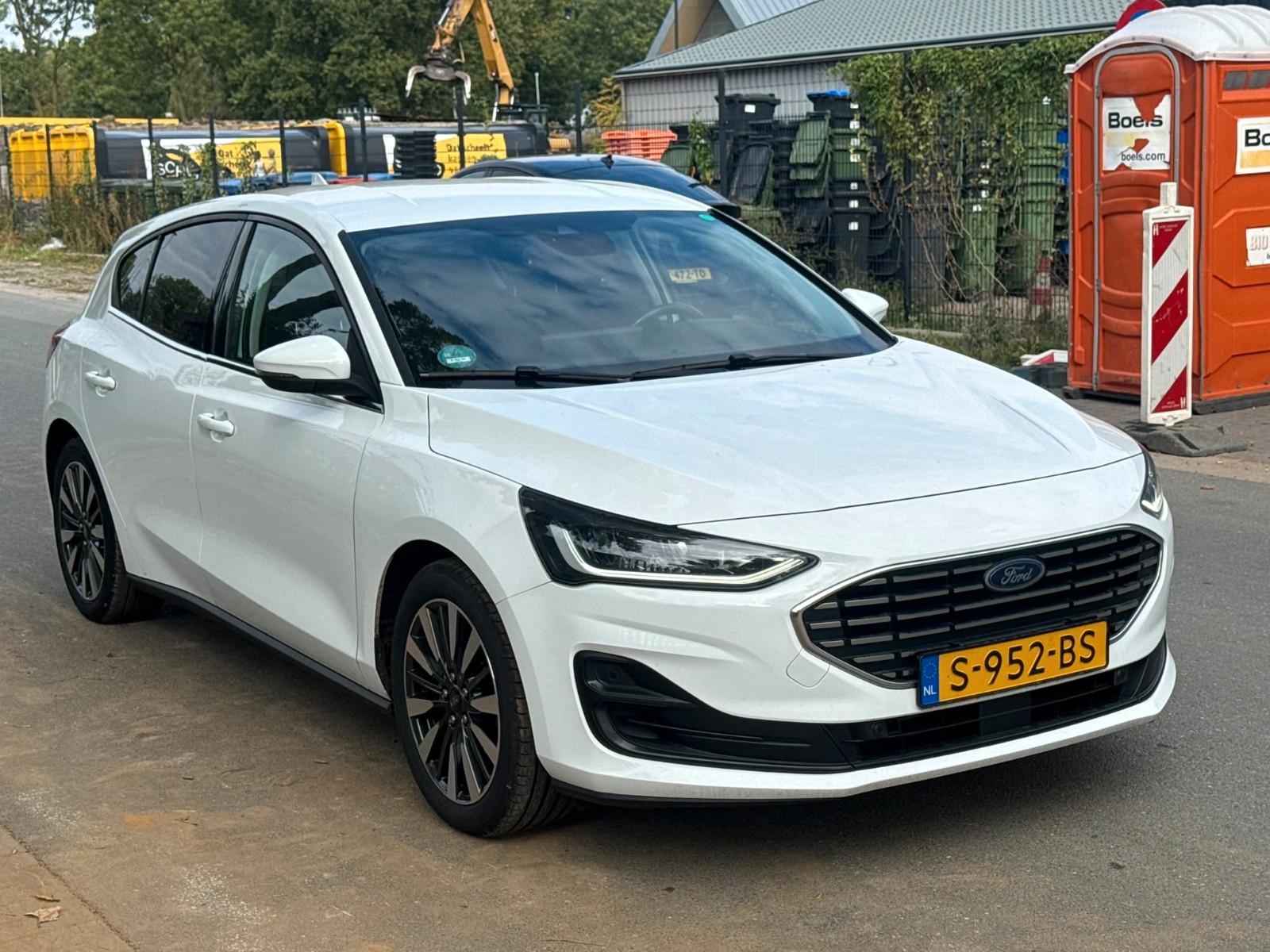 Ford Focus Lim. Titanium X Automatik  €6200,- netto