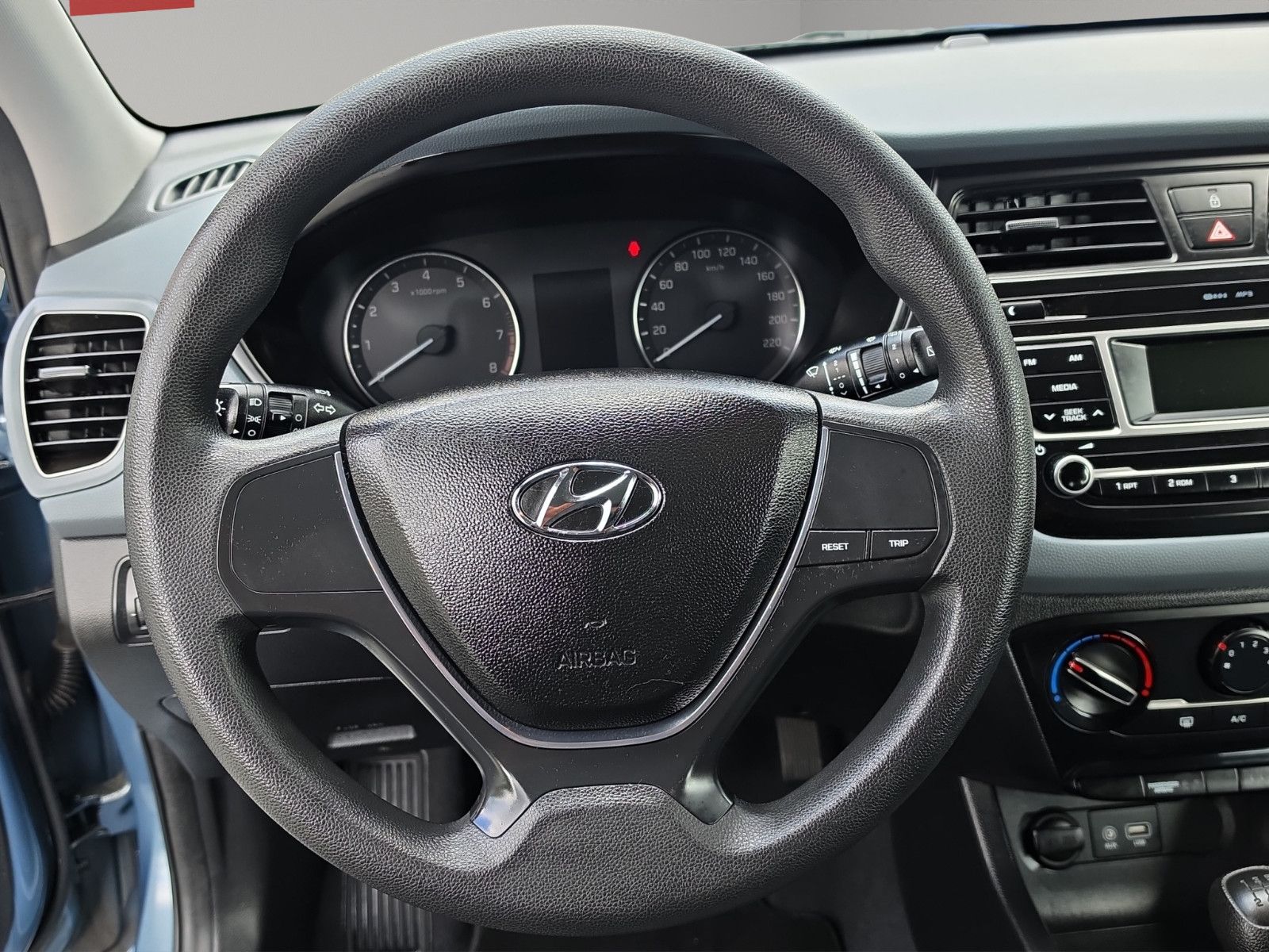Fahrzeugabbildung Hyundai i20 Go AUS 1.HAND WENIG KM KLIMA