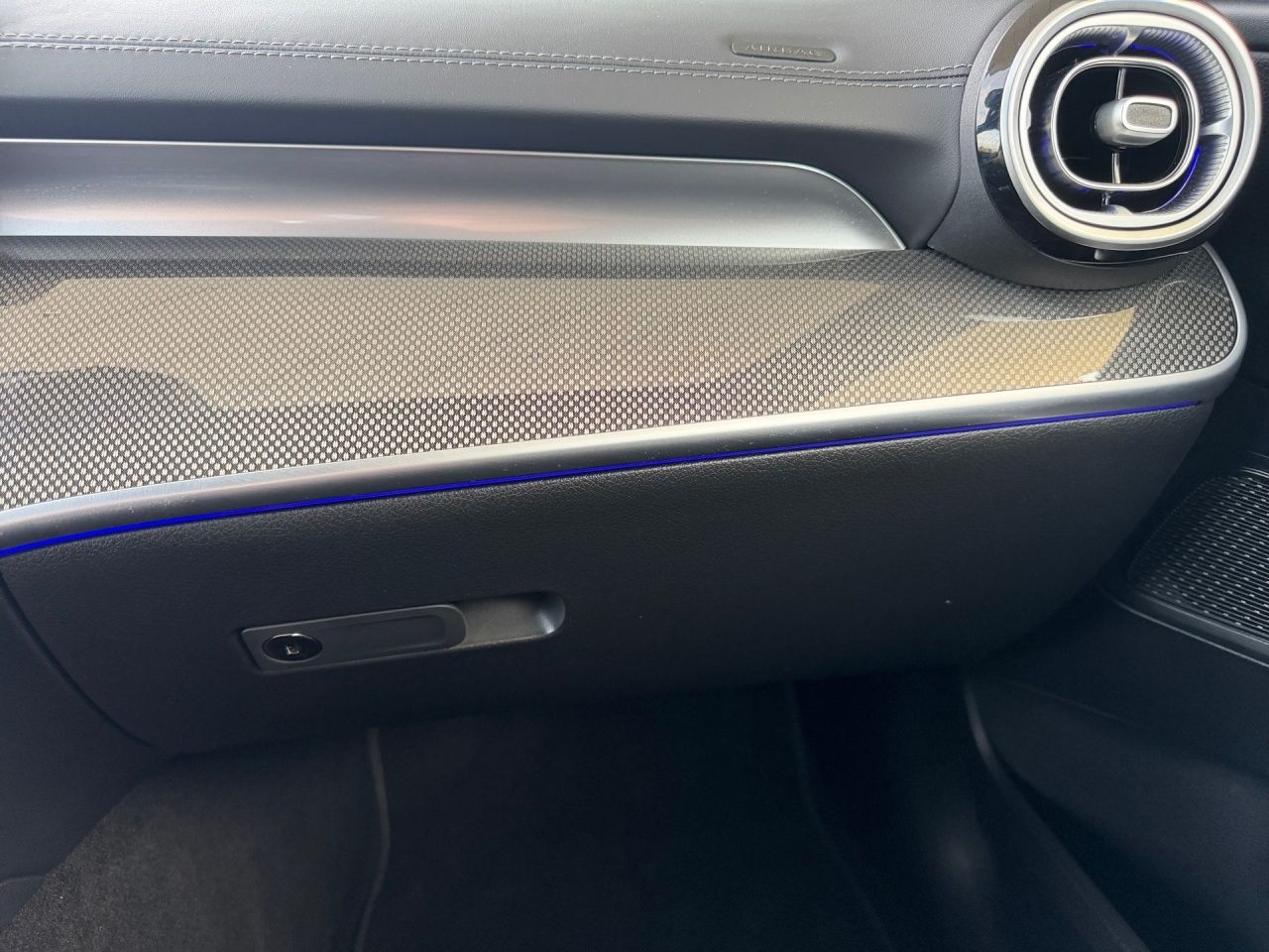 Fahrzeugabbildung Mercedes-Benz C 220 d 4M T AMG AHK Night Pano Distronic Memory